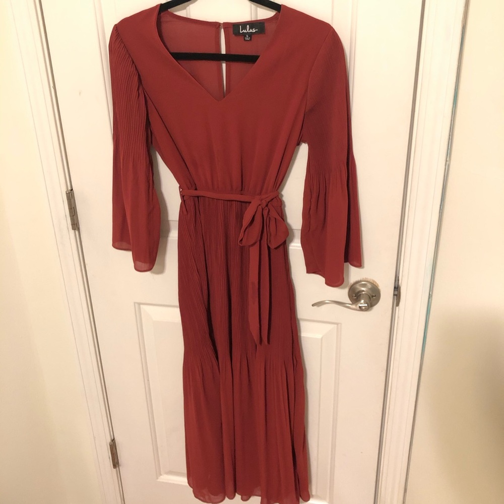 Lulus fall midi dress! 🍁